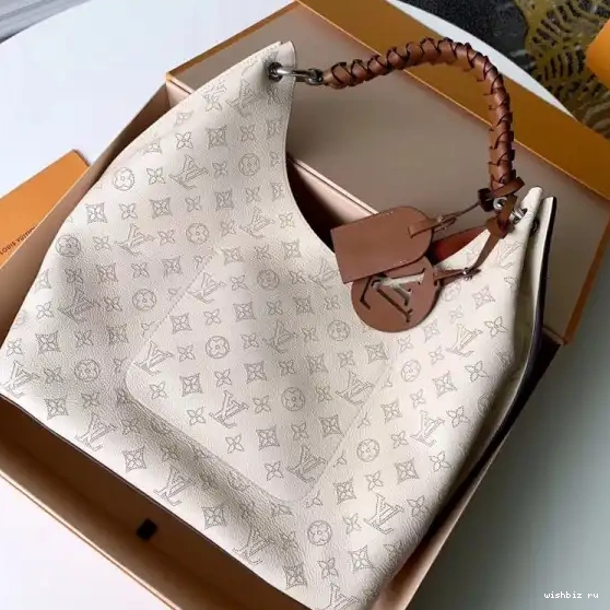 WIS VUITTON CARMEL LOUIS 0514
